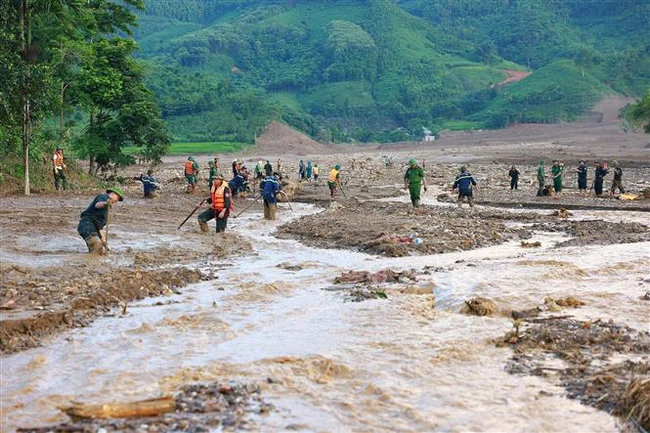 Đến chiều 15/9, bão số 3 và mưa lũ khiến 330 người chết, mất tích - Ảnh 6.